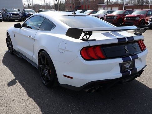 Used 2022 Ford Mustang Shelby GT500 w/ Carbon Fiber Track Pack image 15