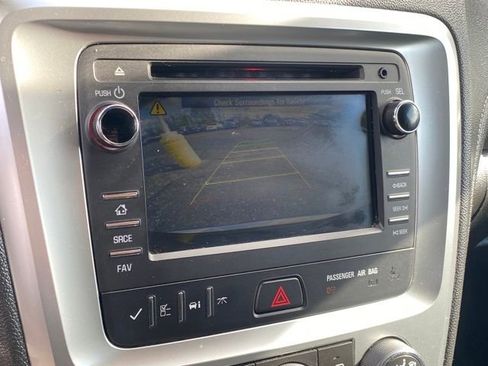 Used 2016 GMC Acadia SLE image 11