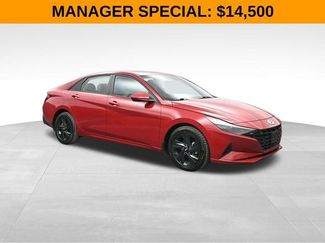 Used 2022 Hyundai Elantra SEL image 1