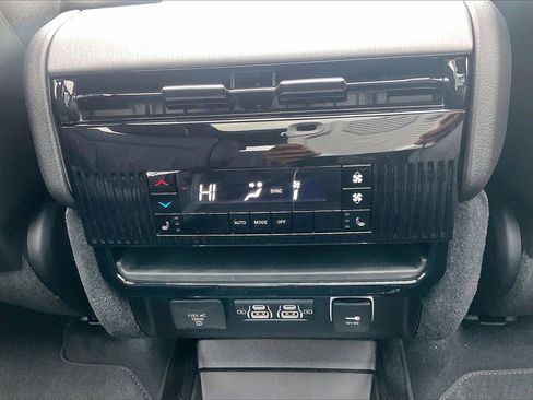 New 2026 Jeep Grand Wagoneer Limited image 18