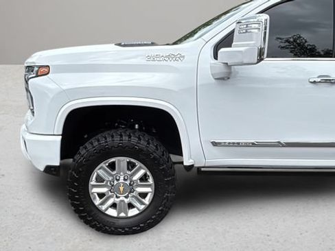 Used 2025 Chevrolet Silverado 2500 High Country w/ Technology Package AWD/4WD image 33