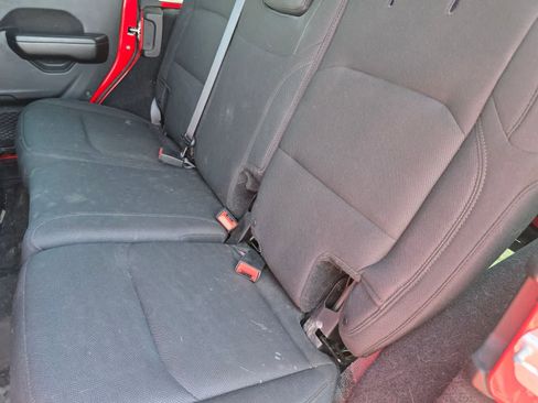 Used 2018 Jeep Wrangler Unlimited Sport S AWD/4WD image 12