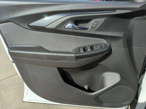 Used 2023 Chevrolet TrailBlazer LT w/ Convenience Package FWD image 19