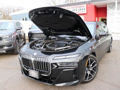 Used 2024 BMW 740i xDrive image 70