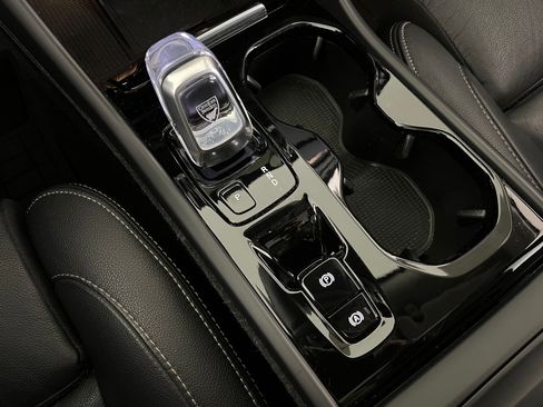 Used 2020 Volvo XC40 T5 Inscription w/ Protection Package Premier image 24