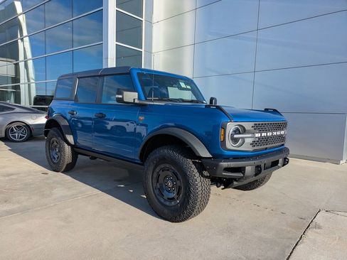New 2025 Ford Bronco Badlands image 2
