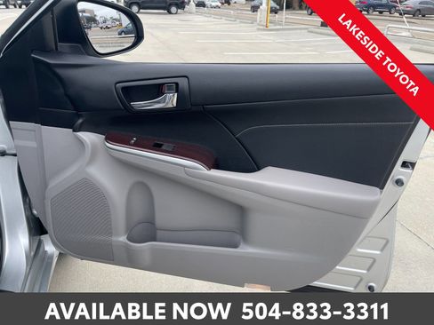 Used 2014 Toyota Camry XLE image 17