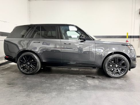 Used 2023 Land Rover Range Rover SE AWD/4WD image 5