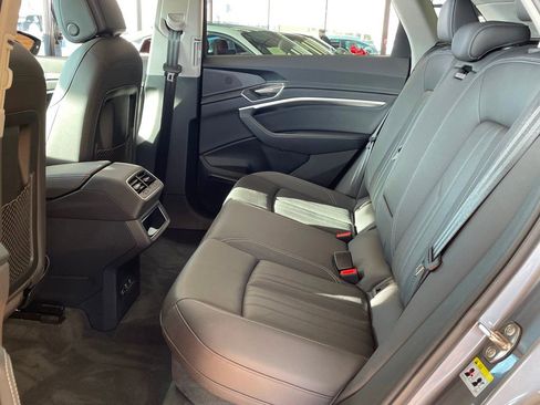 Used 2021 Audi e-tron Premium Plus w/ Premium Plus Package image 22