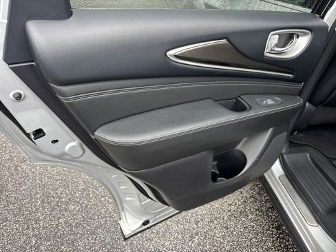 Used 2019 INFINITI QX60 Luxe w/ Essential Package image 21