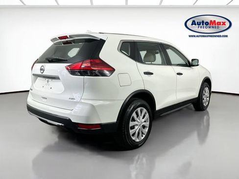 Used 2017 Nissan Rogue S AWD/4WD image 2
