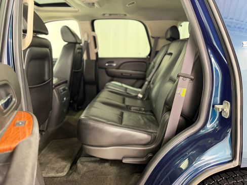 Used 2007 GMC Yukon SLT w/ SLT Preferred Equipment Group image 34