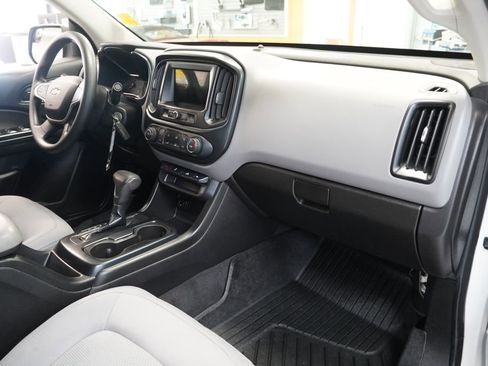 Used 2019 Chevrolet Colorado W/T w/ WT Convenience Package AWD/4WD image 11