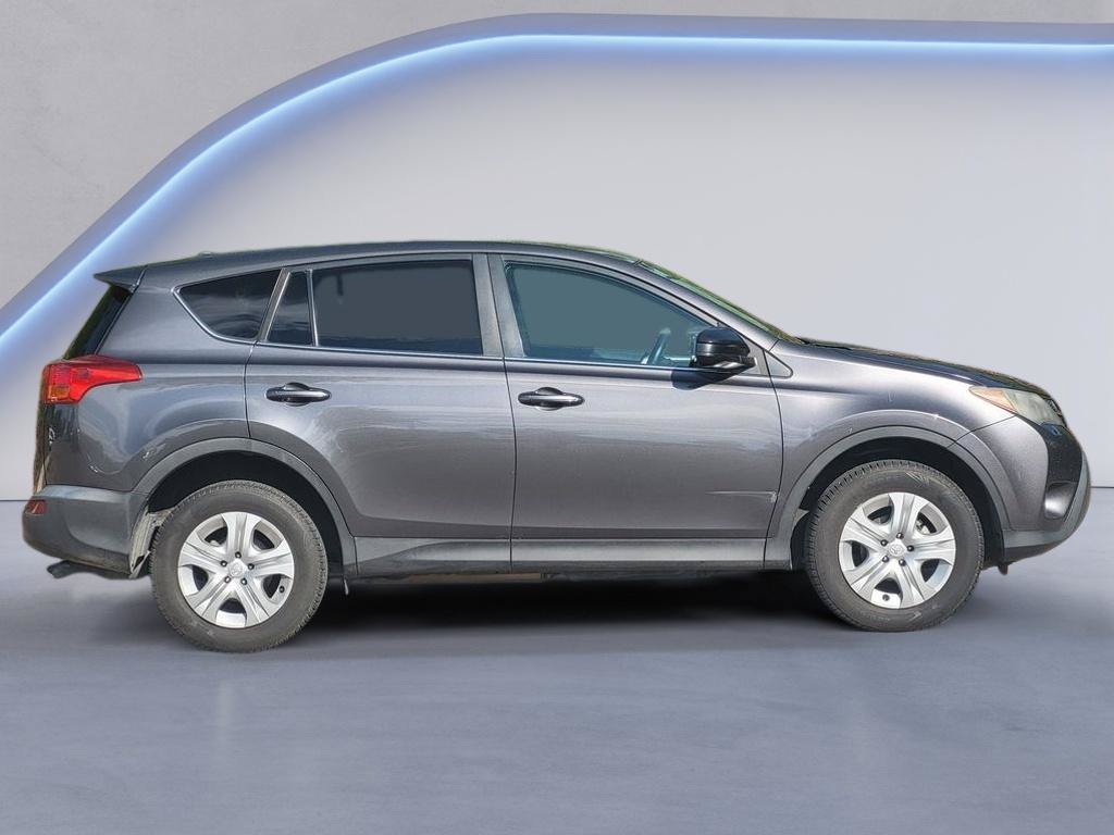 Used 2014 Toyota RAV4 LE AWD/4WD image 4