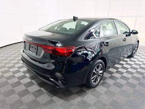 Used 2024 Kia Forte LXS FWD image 3
