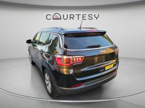 Used 2021 Jeep Compass Latitude FWD image 7