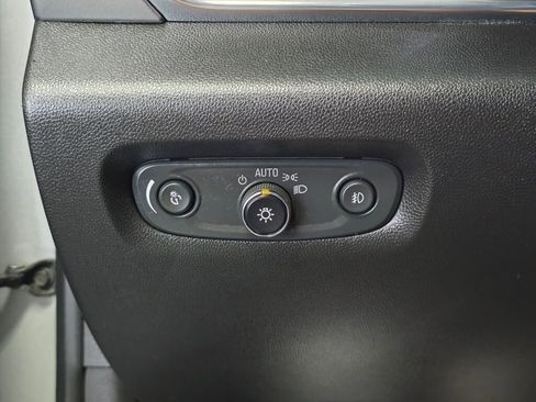 Used 2021 Chevrolet Traverse RS image 26