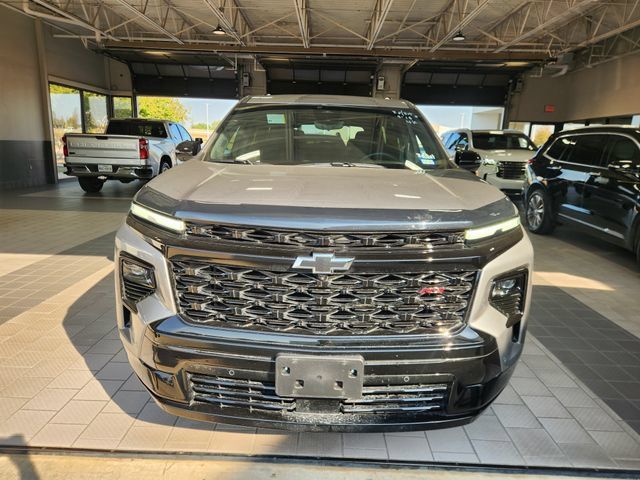 Used 2026 Chevrolet Traverse RS w/ LPO, Floor Liner Package AWD/4WD image 2