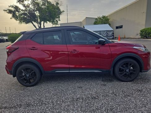 Used 2024 Nissan Kicks SR w/ SR Premium Package FWD image 4