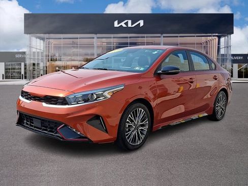 Used 2023 Kia Forte GT-Line w/ GT-Line Premium Package FWD image 3