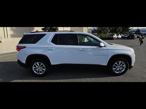 Used 2021 Chevrolet Traverse LT image 5