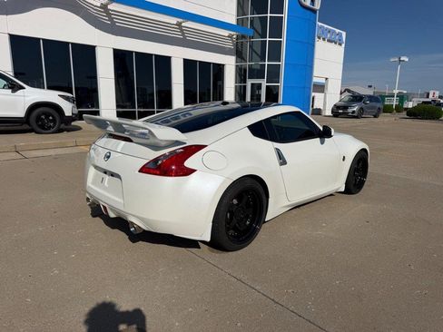 Used 2014 Nissan 370Z Touring w/ Aerodynamics Package RWD image 2