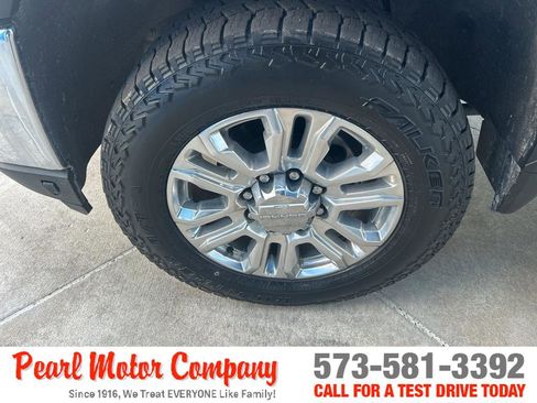 Used 2021 GMC Sierra 3500 SLE w/ SLE Value Package image 9