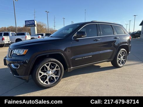 Used 2018 Jeep Grand Cherokee Limited image 6