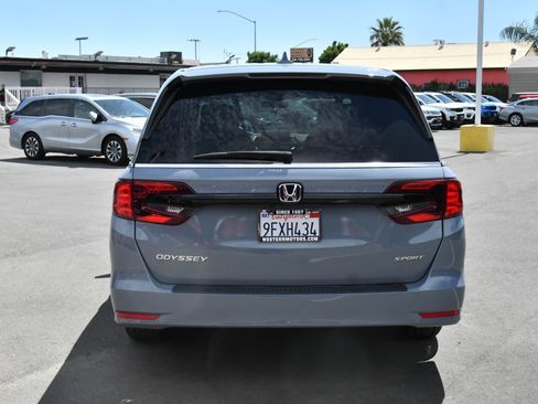 Used 2023 Honda Odyssey Sport image 7