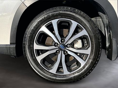 Used 2021 Subaru Forester Limited w/ Popular Package #3 image 9