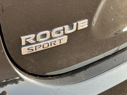 Used 2020 Nissan Rogue Sport SL AWD/4WD image 28