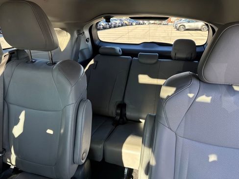 Used 2022 Toyota Sienna XLE w/ XLE Plus Package image 38