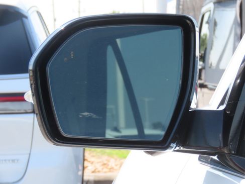 Used 2022 Ford Expedition Platinum RWD image 19