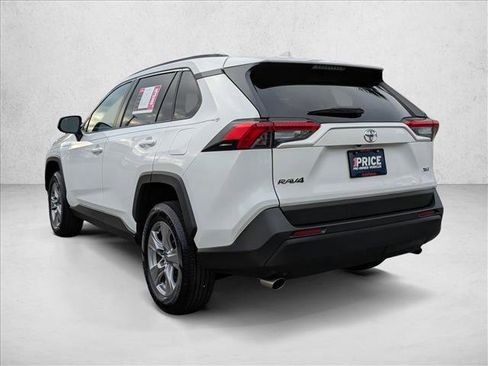 Used 2022 Toyota RAV4 XLE image 8