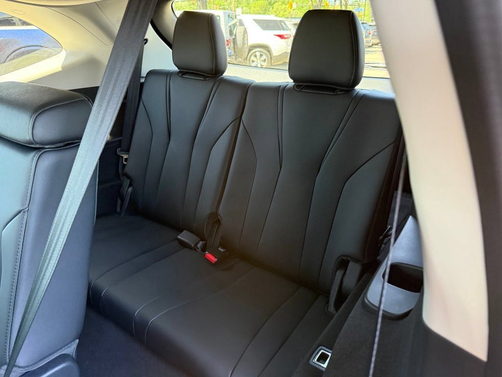 Used 2026 Acura MDX SH-AWD image 18