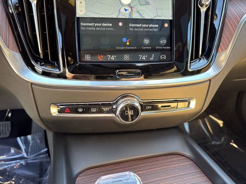 New 2026 Volvo V60 B5 Cross Country Ultra w/ Protection Package Premier image 26