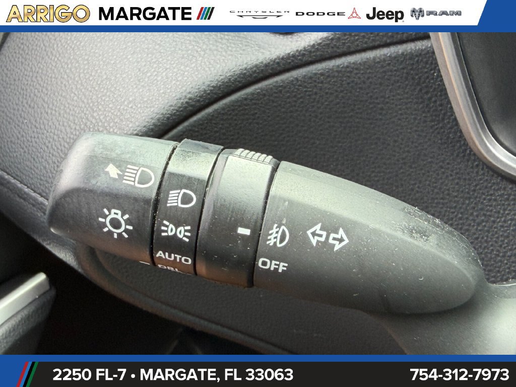 Used 2023 Toyota Corolla Cross XLE w/ Convenience Package FWD image 34