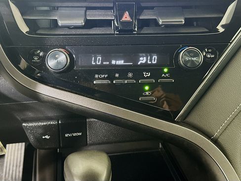 Used 2023 Toyota Camry SE FWD image 22