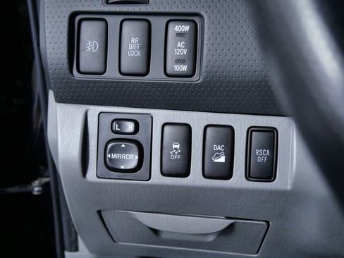 Used 2013 Toyota Tacoma 4x4 Double Cab w/ TRD Off-Road Pkg image 25