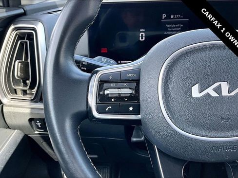 Used 2024 Kia Sorento S image 11