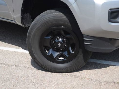 Used 2023 Toyota Tacoma SR AWD/4WD image 29