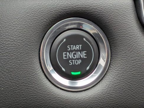 Used 2025 GMC Canyon Elevation w/ Convenience Package image 11