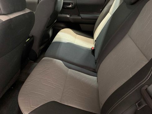 Used 2023 Toyota Tacoma TRD Off-Road image 5