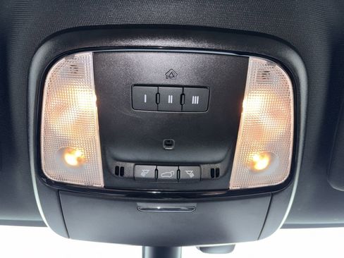 Used 2025 Dodge Durango GT RWD image 23