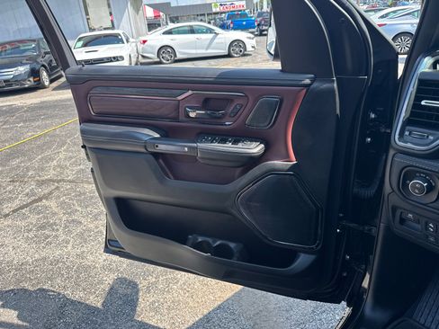 Used 2025 RAM 1500 Limited AWD/4WD image 18