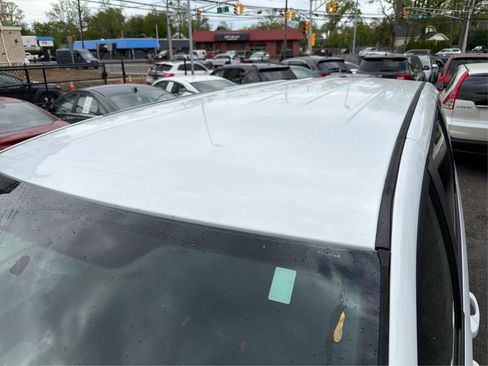 Used 2018 Dodge Grand Caravan SE FWD image 15