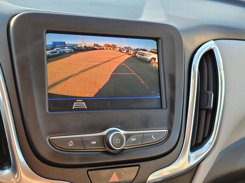 Used 2020 Chevrolet Equinox LT image 25