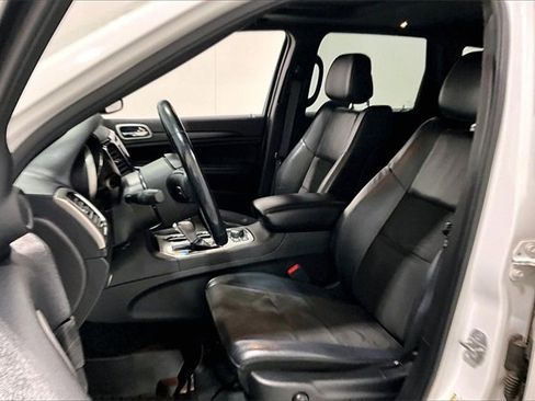 Used 2020 Jeep Grand Cherokee Altitude image 22