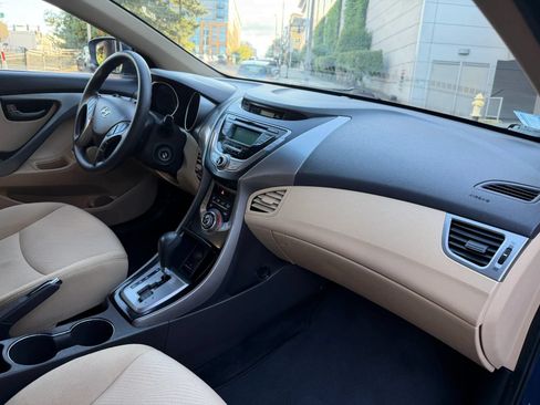 Used 2013 Hyundai Elantra GLS w/ Preferred Pkg FWD image 24
