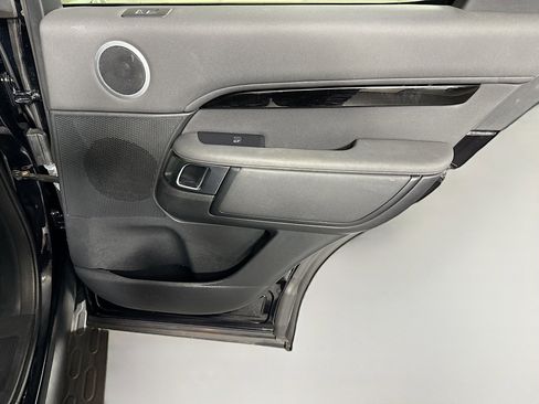 Used 2019 Land Rover Discovery SE AWD/4WD image 28